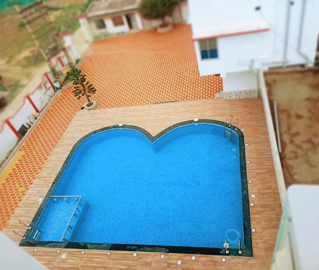 Blooming Star Guest House มันดราโมนี ภายนอก รูปภาพ